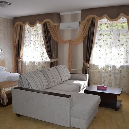 Mereke Hotel Ustʼ-Kamenogorsk Zimmer foto