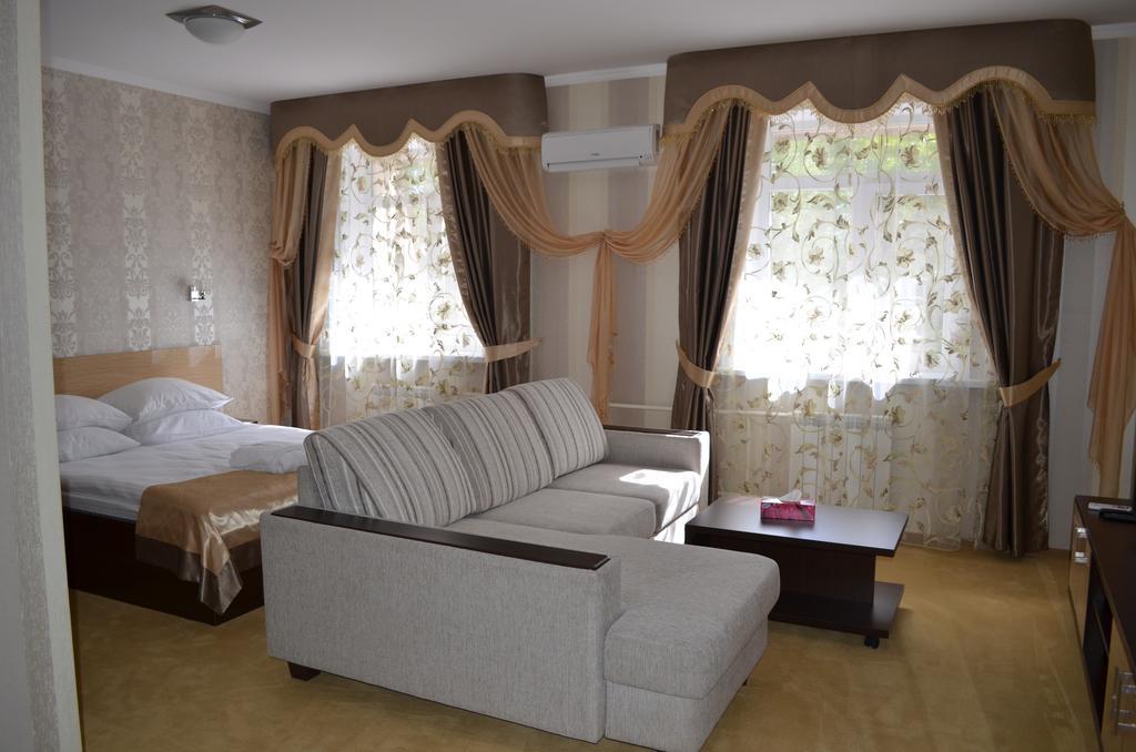 Mereke Hotel Ustʼ-Kamenogorsk Zimmer foto