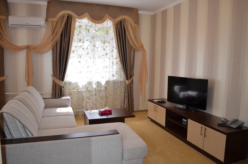 Mereke Hotel Ustʼ-Kamenogorsk Zimmer foto