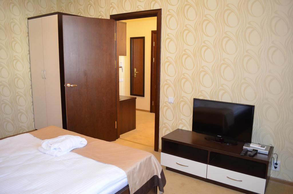 Mereke Hotel Ustʼ-Kamenogorsk Zimmer foto