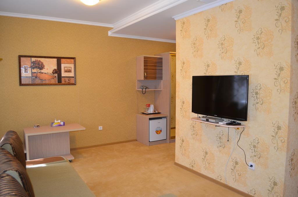 Mereke Hotel Ustʼ-Kamenogorsk Zimmer foto